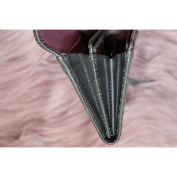 Coach Trifold Wallet Buckle - Picture 11 of 13